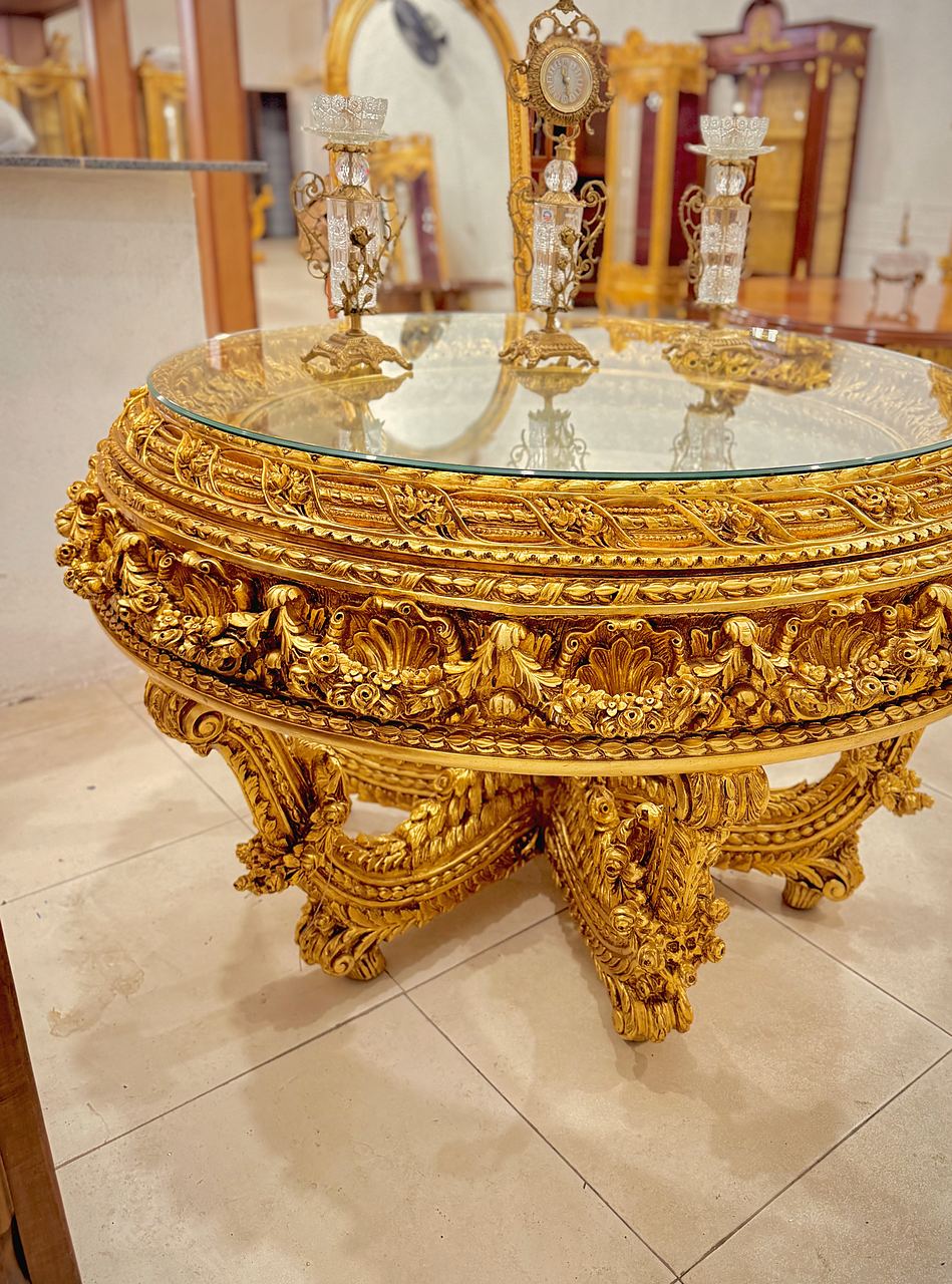 Mesa de Centro Redonda Entalhada Folheada a Ouro — Unique Royal Styles