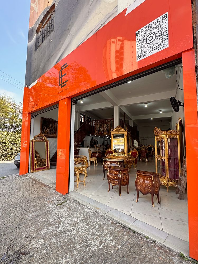 Fachada lateral da Unique Royal Styles — Essência Egito, Santana